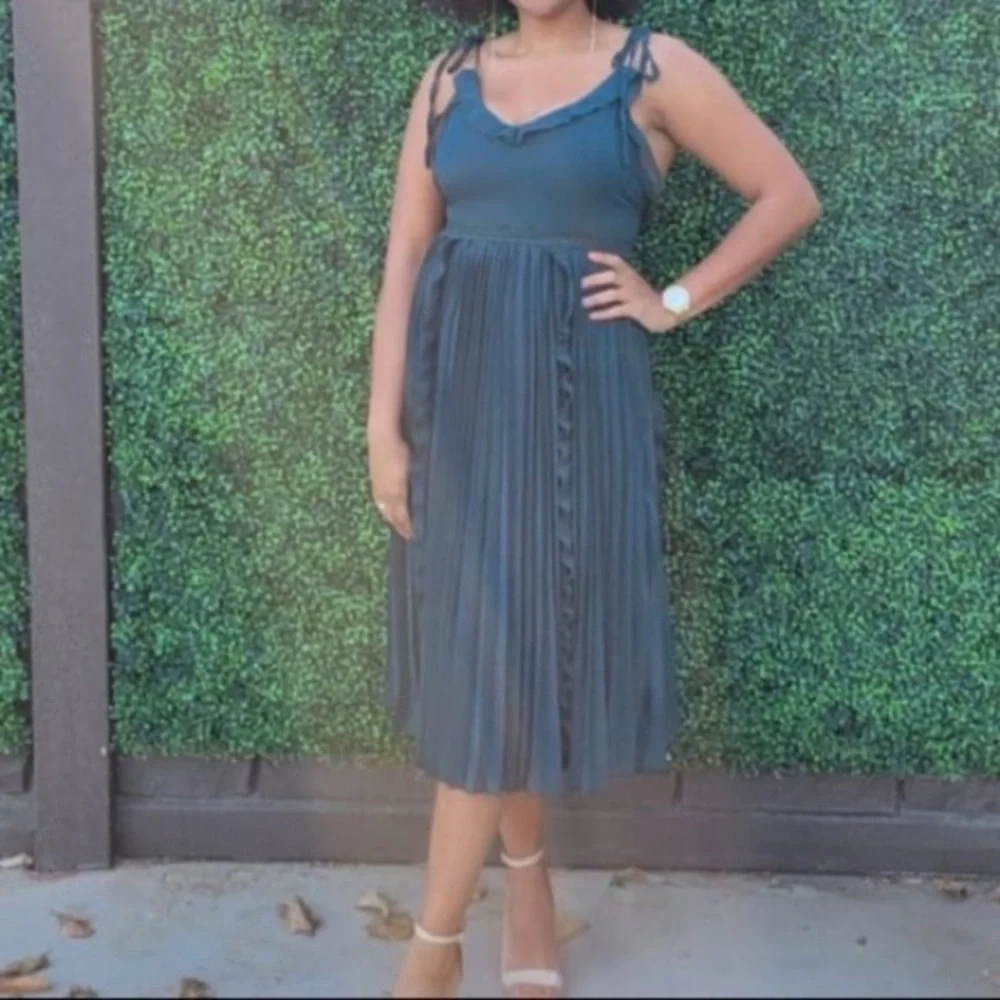 NWOT Lulus Never a Dull Moment Emerald Green Pleated Tie-Strap Midi Dress_3
